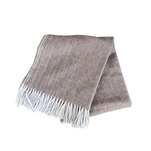 ผ้าห่มขนแกะรีไซเคิลขนาดคิงไซส์ลายก้างปลาเพชรสีน้ำตาลดีไซน์ใหม่ - Product Image 1