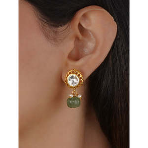 Ensemble collier et boucles d'oreilles en moissanite plaqué or couleur verte AAA Zircon Perle d'eau douce Un collier Une paire de boucles d'oreilles pour les mariages - Product Image 3