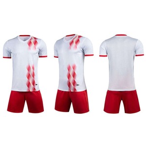 Ensemble d'uniformes de football respirants par sublimation de maillot de football personnalisé avec sublimation personnalisée et votre nom de marque - Product Image 1