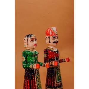 Panel de Resina Art Deco Hecho a Mano con Marco, con Diseño de Isar Gangaur Flawed in Form Rich in Faith, para Ocasiones de Diwali - Product Image 6