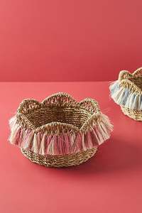 Charmant panier de rangement écologique en jonc de mer avec décor à franges colorées fabriqué au Vietnam avec SISU - Product Image 3