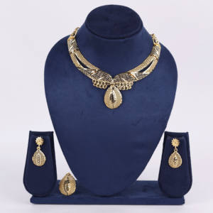 Vente en gros 14K 18K 24K plaqué or formant des colliers, ensemble de bijoux traditionnels, bijoux de mode, colliers courts en laiton rempli d'or - Product Image 1