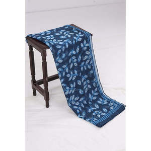 ผ้าคลุมไหล่ชีฟองผ้าฝ้ายน้ำหนักเบาพิมพ์ลายสีน้ำเงินสำหรับผู้หญิง ผ้าคลุมยาวทันสมัย พิมพ์ลายดิจิทัล เนื้อผ้านุ่ม ระบายอากาศได้ดี เหมาะสำหรับฤดูใบไม้ร่วง - Product Image 3
