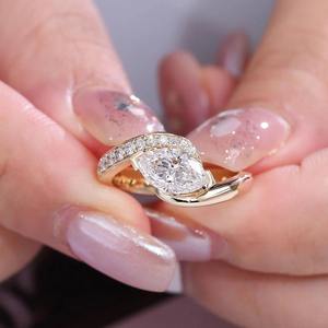 Bague en or 10 carats de haute qualité avec diamant en moissanite pour femmes, bague de luxe pour anniversaire ou anniversaire de mariage, disponible au prix d'usine - Product Image 5