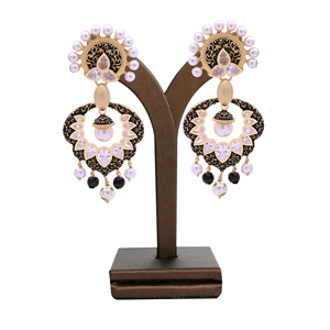 Pendientes colgantes chapados en oro elegantes, artesanos tradicionales, moda personalizada, latón de lujo, diseño de moda, proveedor de exportación directa - Product Image 1