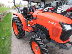 ขายรถแทรกเตอร์ Kubota L1-382 HST 4WD ระบบไฮโดรสแตติก 38 แรงม้า ดีเซล ขนาดกะทัดรัด พร้อมที่ตักด้านหน้า เครื่องจักรกลการเกษตร - Product Image 4