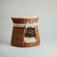 Mobilier écologique pour animaux domestiques Maison pour animaux de compagnie en rotin fabriquée à la main avec coussin doux et nœud élégant pour un lit confortable pour animaux de compagnie