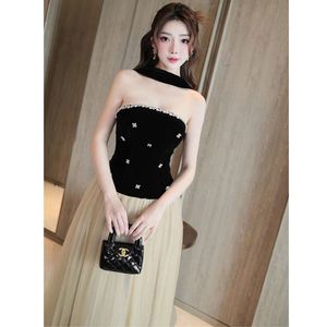 Robe longue sophistiquée avec étincelle luxueuse et cape de cou-parfaite pour faire une déclaration à toute occasion spéciale - Product Image 2
