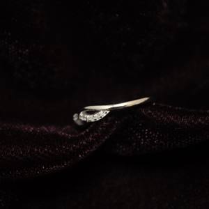 Elegante y Delicado Anillo de Plata de Ley 925 con Circonita, Joyería Fina Hecha a Mano, Diseño Minimalista, Banda Delgada, para Aniversario, Boda, Fiesta - Product Image 3