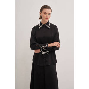 เสื้อเชิ้ตคลาสสิคสีดำผ้าป๊อปลินทรงหลวมแขนยาวแบบเสื้อกล้าม - Product Image 4