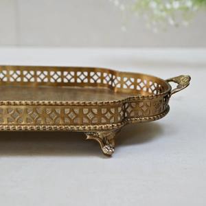 Meilleur plateau de service en laiton fait à la main avec polissage lisse et base solide utilisé pour le service de table et la décoration intérieure disponible à bas prix - Product Image 1