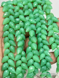 Calcedoine Chrysos Naturelle AAA, Facettée, Forme Goutte d'Eau, Perforation Fantaisie, Fil de 8 Pouces, 6x9mm environ - Product Image 2