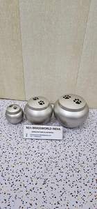 Urna para Mascotas de Latón Blanco Dorado Estilo Americano de Brassworld India, Capacidad de 220 Pulgadas Cúbicas, Diseños Personalizables - Product Image 6