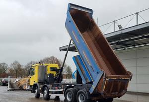 Camión Volquete Mercedes Actros 4141 2012, Emisión Euro 5, 451-500hp, Tracción 8x4, Más de 2500 Nm de Torque, Capacidad de Carga de 40t - Product Image 4