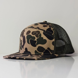 Productos superventas personalizados en EE. UU. 2025 Retro 7 Panel Duck Camo Collection Trucker Hat Blanks - Product Image 4