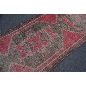 Alfombra de 3.4x12 pies, Alfombra Turca Vintage, Alfombra con Borde Rojo - Product Image 5