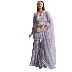 Costume Kurta Sharara en mousseline mauve à imprimé floral avec Moti Cutdana Work Tenue ethnique élégante pour fête et festival pour femmes - Product Image 2