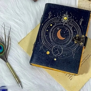 Logo personnalisé spirale Grimoire Journal élégant cousu à la main soleil lune cuir cahier couverture souple A3 cadeau organisateur boîte élégante - Product Image 1