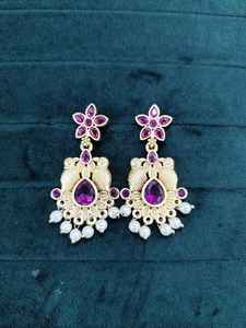 Boucles d'oreilles vintage en or de vente chaude pour femmes boucles d'oreilles occidentales affichage de boucles d'oreilles de style vintage élégant - Product Image 2