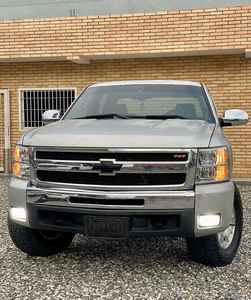 Chevrolet Silverado LT 2011 Usada con Todas las Opciones - Product Image 1