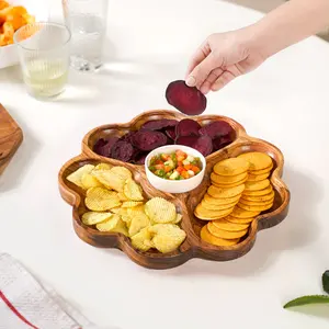 Bandeja de servicio de madera de acacia con 4 secciones y cuenco de inmersión de cerámica Plato de aperitivo de madera hecho a mano Plato de servicio de aperitivos para fiestas - Product Image 2