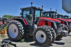 รถแทรกเตอร์ฟาร์ม Massey Ferguson 8S.305 กำลัง 210 แรงม้า ขับเคลื่อน 4 ล้อ สีแดง ระบบเกียร์ขับเคลื่อน ประสิทธิภาพสูง - Product Image 3