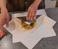 Feuilles d'aluminium nid d'abeille pour emballage de burgers, papier isolant de qualité alimentaire FDA pour sandwichs et fast-foods, feuilles anti-graisse thermoscellables