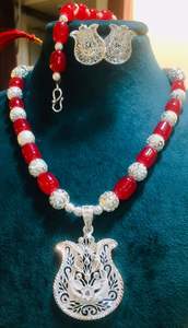 ชุดเครื่องประดับวินเทจชุบทอง 24K สไตล์ดูไบ ต่างหู กำไล หวี เข็มกลัด เครื่องประดับแฟชั่น วัสดุทองแดง - Product Image 4