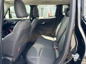 Jeep Renegade Trailhawk 2023 d'occasion propre - Product Image 4