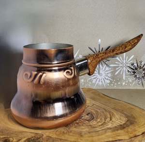 Excellente cafetière turque en cuivre et bois avec poignée, vaisselle, tasse à café, décoration de table pour la maison, la cuisine, le restaurant, l'hôtel, les fêtes - Product Image 3
