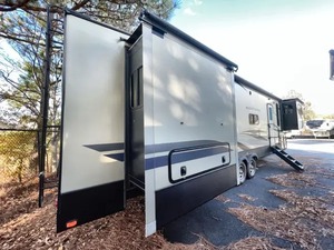Se Vende Autocaravana Usada Keystone Montana High Country Modelo 2018 con Equipamiento de Alta Gama - Product Image 4