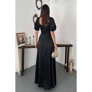Robe en satin noir avec fente - Noir - Product Image 5