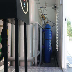 Vehículo de Soporte Móvil Diésel Usado con Transmisión Automática, Sistema Integrado de Suministro de Aire y Funciones de Descontaminación para Uso Médico - Product Image 3