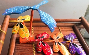 Artesanía artesanal de libélula de bambú con diseños detallados, perfecta para el hogar y los mercados de regalos - Product Image 2