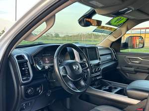 Utilizado cuidadosamente 2020 RAM 1500 BIG HORN disponible tanto derecha como izquierda - Product Image 5