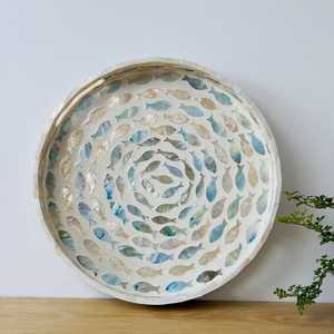 Bandeja decorativa hecha a mano con detalle de fregona utilizada como servidor de alimentos central y plato de chocolate de lujo - Product Image 1