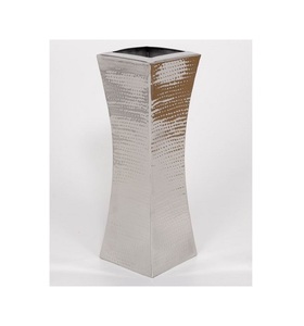 Top Design Fer Métal Vase À Fleur Pot Utilisation pour La Maison Et Le Jardin Planteur Pot Taille Personnalisée À La Main En Gros En Vrac - Product Image 2