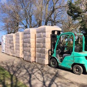 Standard Quality Pine Wood Shavings Sawdust for Horse Bedding Custom Specifications Made in France 24-Month Shelf Life Model SX4 - Product Image 1