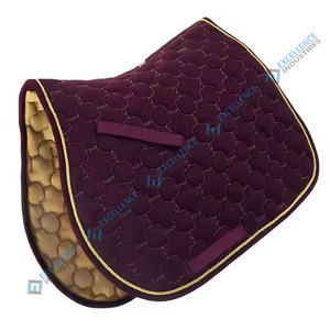 Elegante almohadilla de sillín acolchada de terciopelo con acolchado de espuma Diseño suave para comodidad y estilo de caballo - Product Image 2