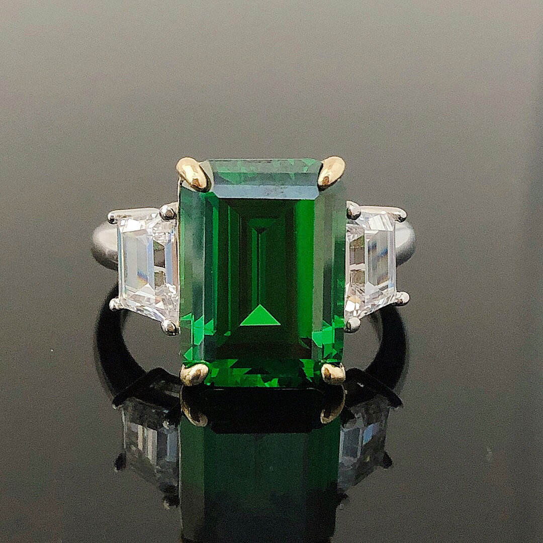 สีเขียว