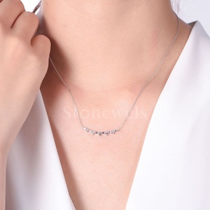 สร้อยคอแท่งเพชรบาแกตสีทองสุดหรูจากอินเดียดีไซน์เครื่องประดับร่วมสมัยเพื่อความสง่างามและความแข็งแรงที่ทันสมัย - Product Image 3