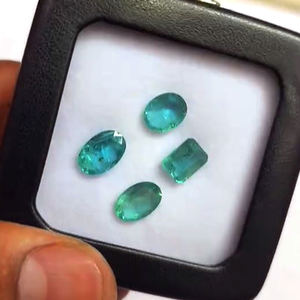 Lote de 4 Esmeraldas Naturales de Zambia de 6 mm a 9 mm, Corte Ovalado Rectangular Facetado, 6.6 Quilates, Venta Iroc, Esmeralda de Alta Calidad, Corte Esmeralda, US$128 por Todo el Lote - Product Image 3