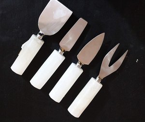 2024 Best Design Couteaux à fromage et à beurre en résine multicolore Poignée polie et acier inoxydable avec multicolore - Product Image 6