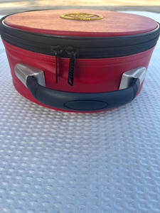 Maletín de Cuero Rojo de Alta Calidad Premium, Personalizable OEM/ODM, para Regalia Masónica, Plegable, con Protección IP67 - Product Image 5