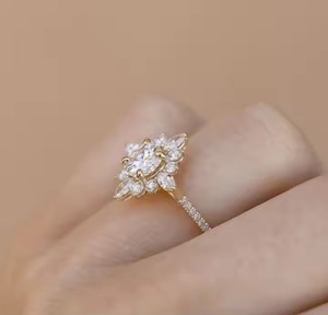 แหวนหมั้นเพชรสำหรับผู้หญิง14K ทรงดอกไม้สุดโรแมนติกแหวนหมั้นเพชรสำหรับผู้หญิงเครื่องประดับทรงโค้งมนสำหรับงานแต่งงานงานปาร์ตี้ - Product Image 5