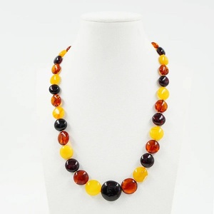 Collar de resina ultra brillante personalizable con cuentas de concha hechas a mano estilo de moda de origen indio para fiesta - Product Image 1