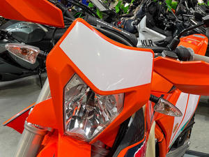 Moto KTM 350 EXC-F haut de gamme, 100% d'origine, scellée en usine avec 1 an de garantie - Product Image 4