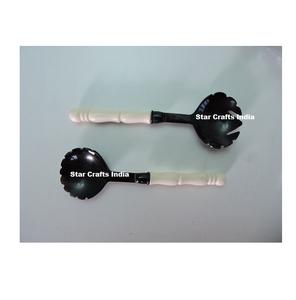 Ensemble de serveurs à salade avec manche long et cuillère et fourchette avec motif en acrylique Aqua Swirl et noir pour la cuisine et l'hôtel - Product Image 1