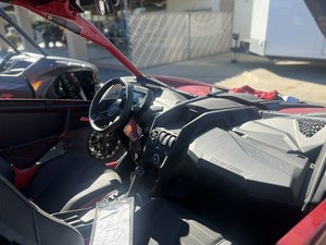 Offre Spéciale 2025 Can-Am Maverick X3 X RS Turbo RR Rouge Vif & Argent Hyper Véhicule Utilitaire Tout-Terrain Côte à Côte à Vendre avec Garantie - Product Image 3