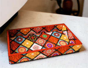 Petit plateau organisateur en bois MDF fait à la main de qualité supérieure polyvalent avec finition brillante décorative et fabriquée à la main - Product Image 1